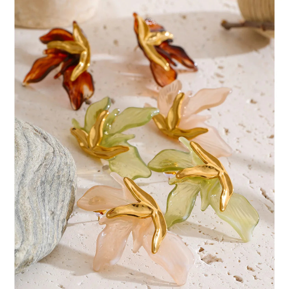 Elle Gold and Resin Flower Earrings